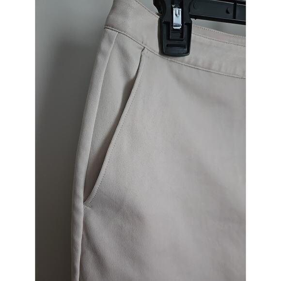 Under Armour Golf Skort Performance Loose Fit Stretch Women’s Size 6 Khaki - Picture 3 of 10